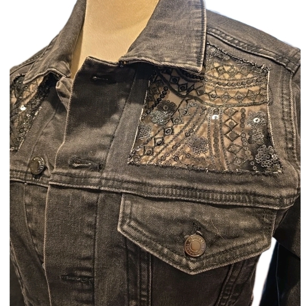 236. Women's Brown Patterned Jean Jacket - Picture 3 of 10